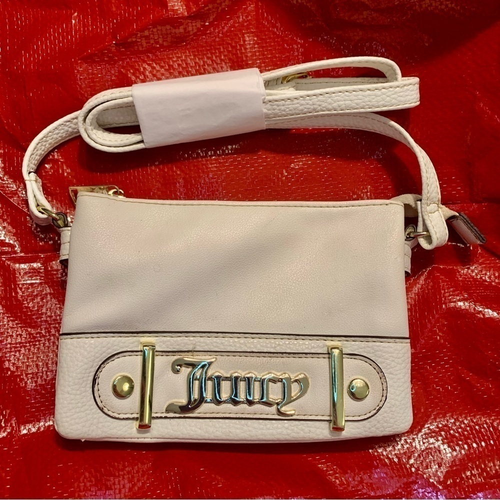NEW Juicy Couture Crossbody Purse Ivory Gold Hardware Juicy Logo Zip Close - Picture 2 of 11
